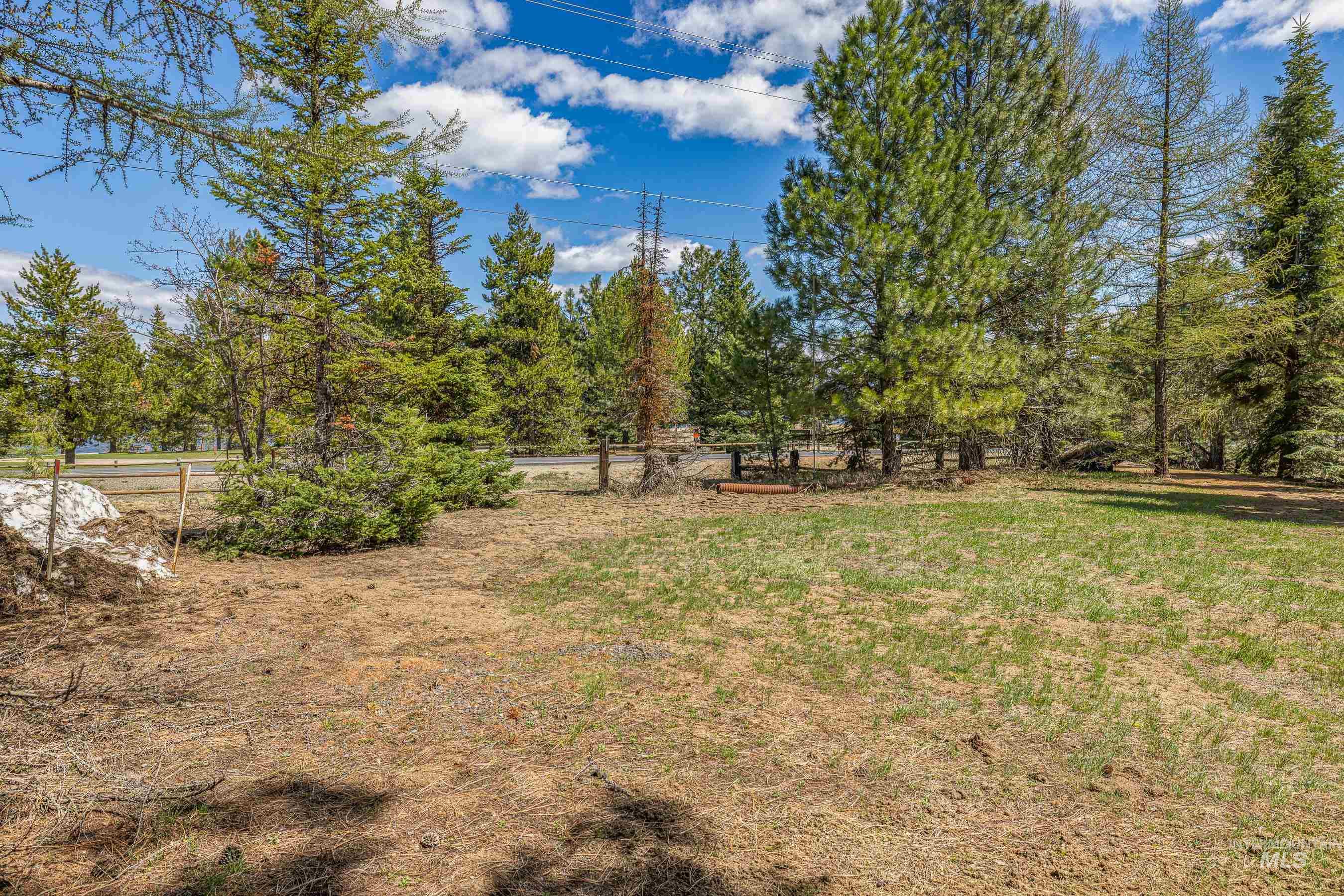2125 W Mountain Rd Property Photo 5