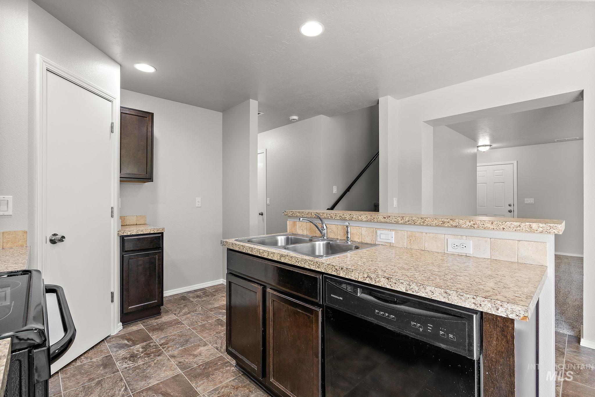 10619 Tysen Springs St Property Photo 14
