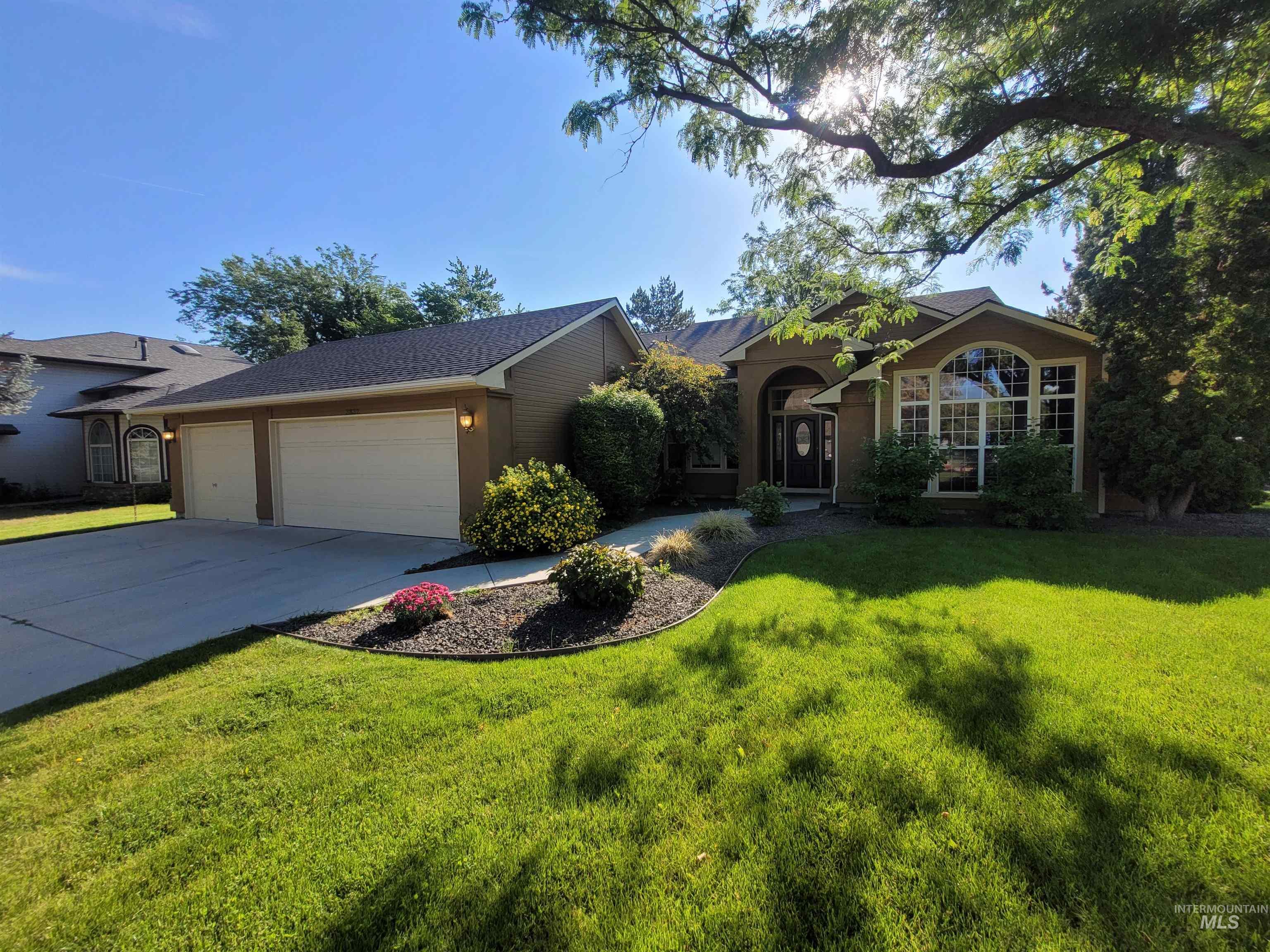 3832 N Jullion Way Property Photo 1