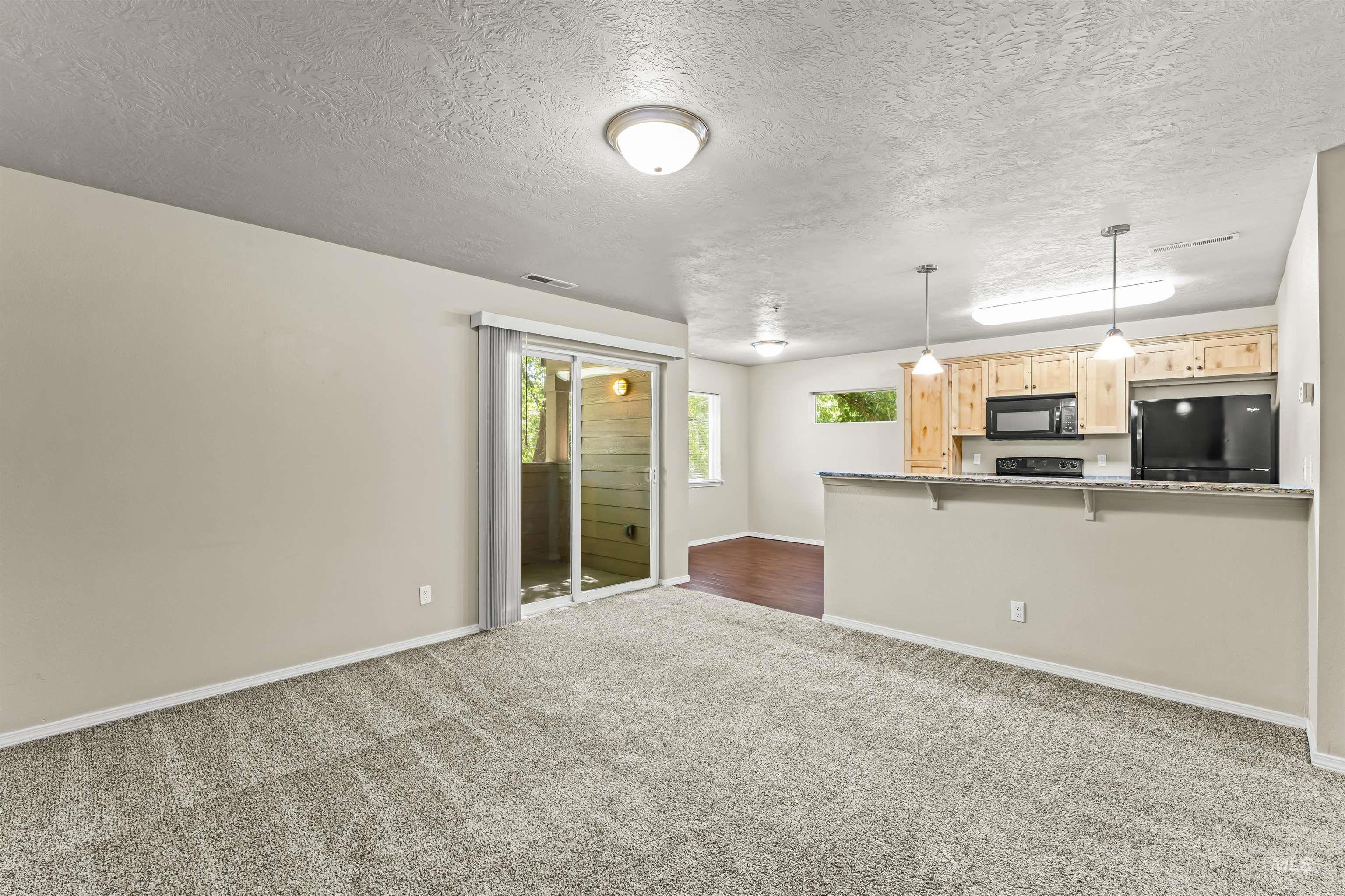 6627 W Irving St Property Photo 3