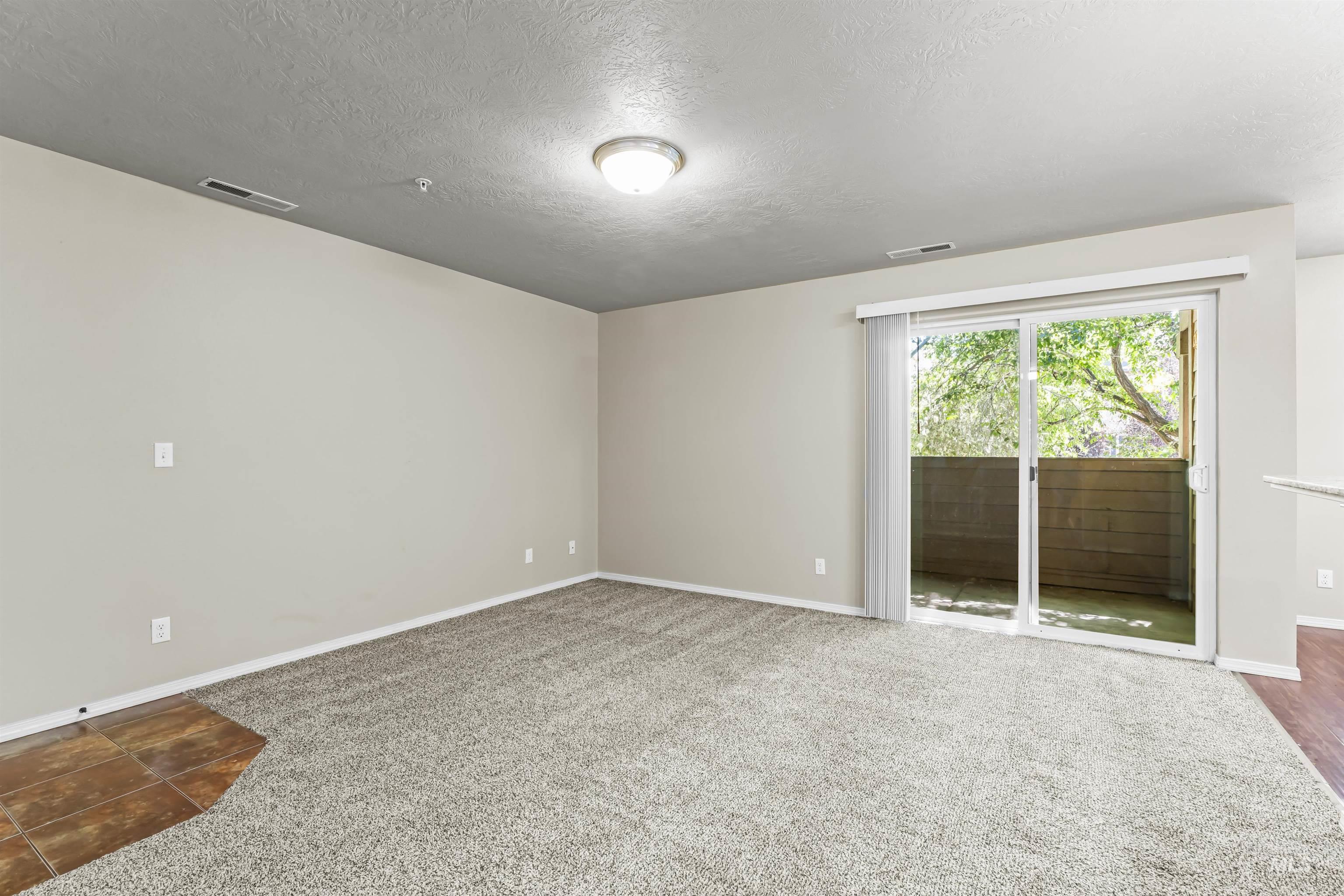 6627 W Irving St Property Photo 4