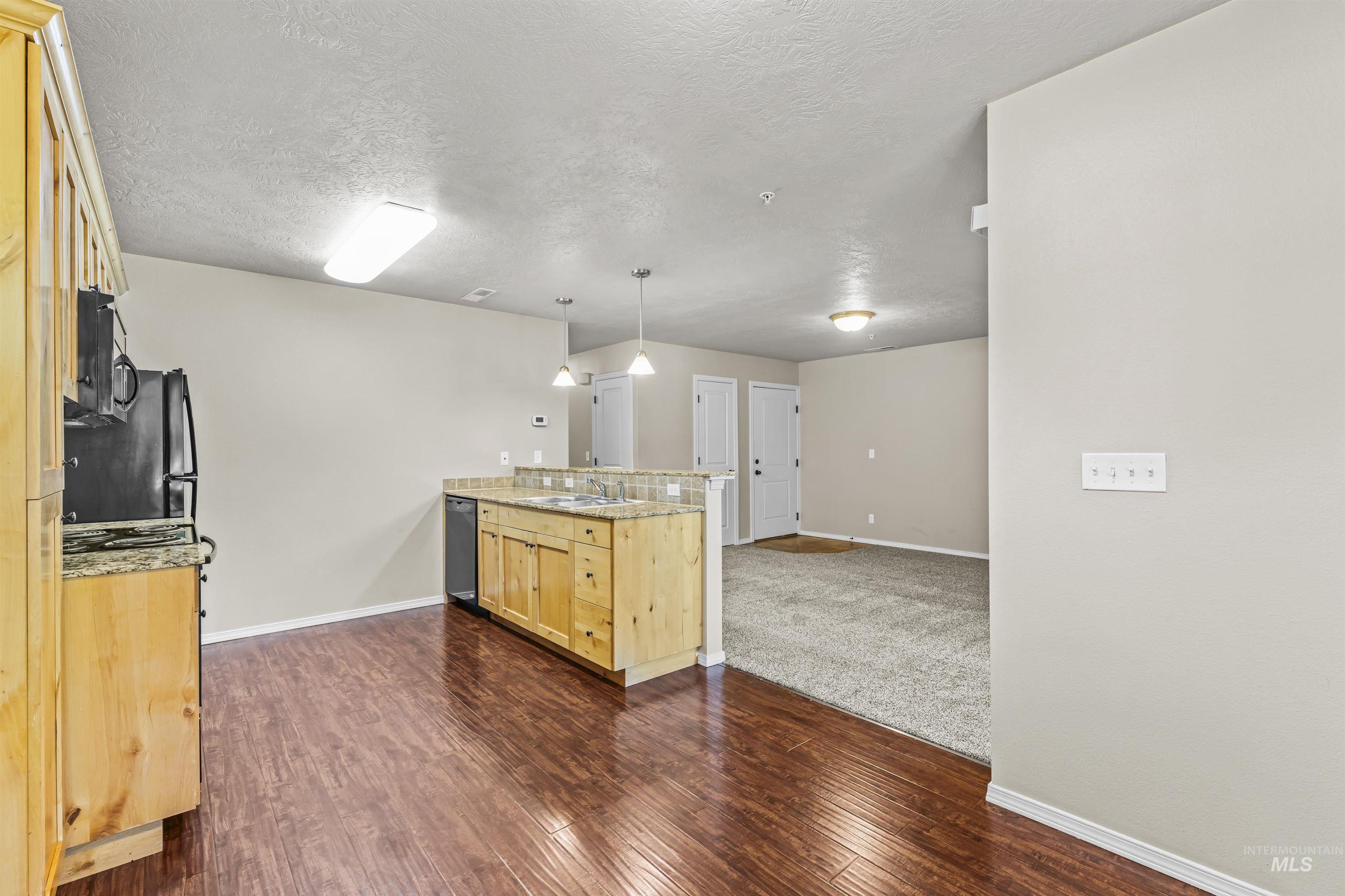 6627 W Irving St Property Photo 9