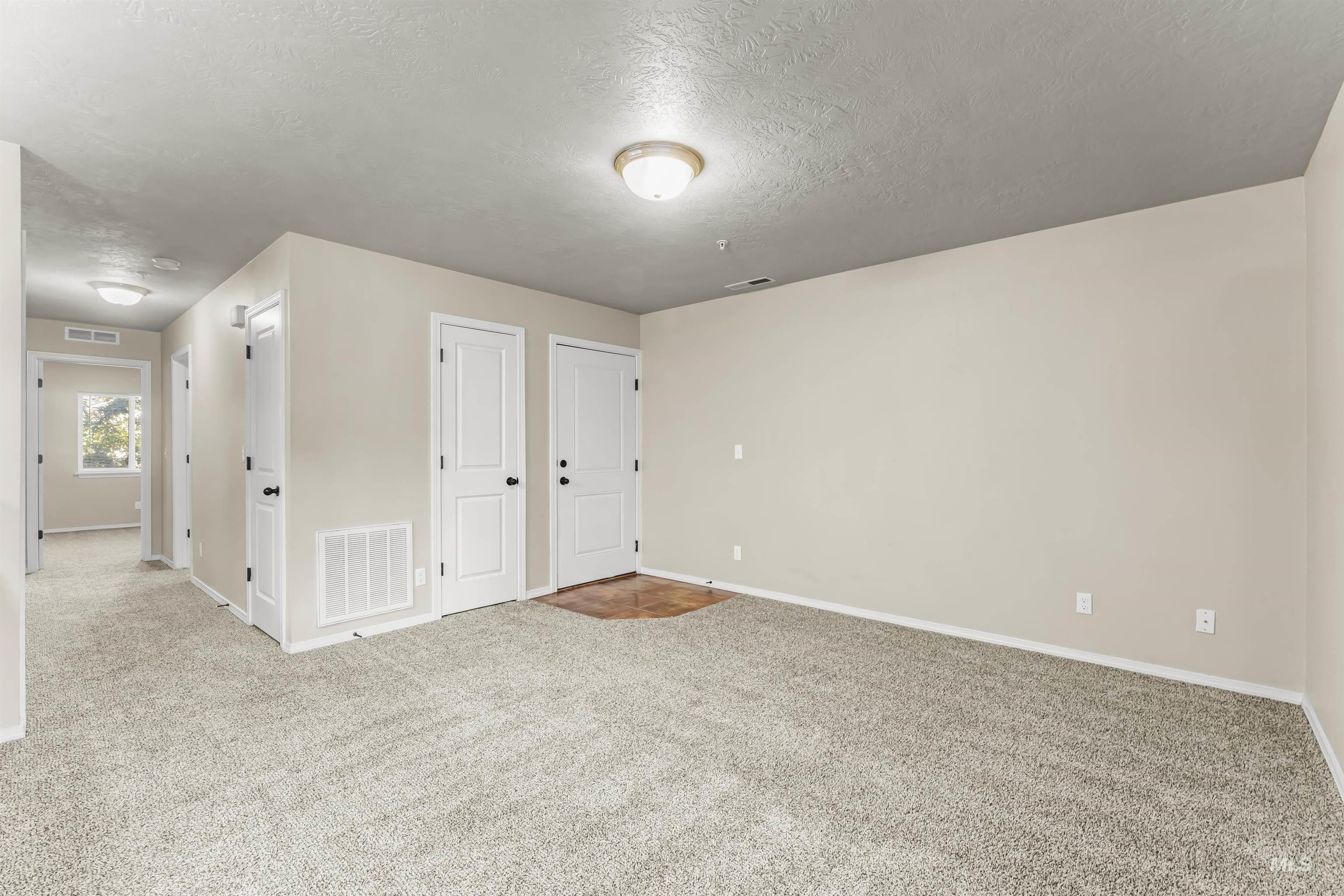 6627 W Irving St Property Photo 11