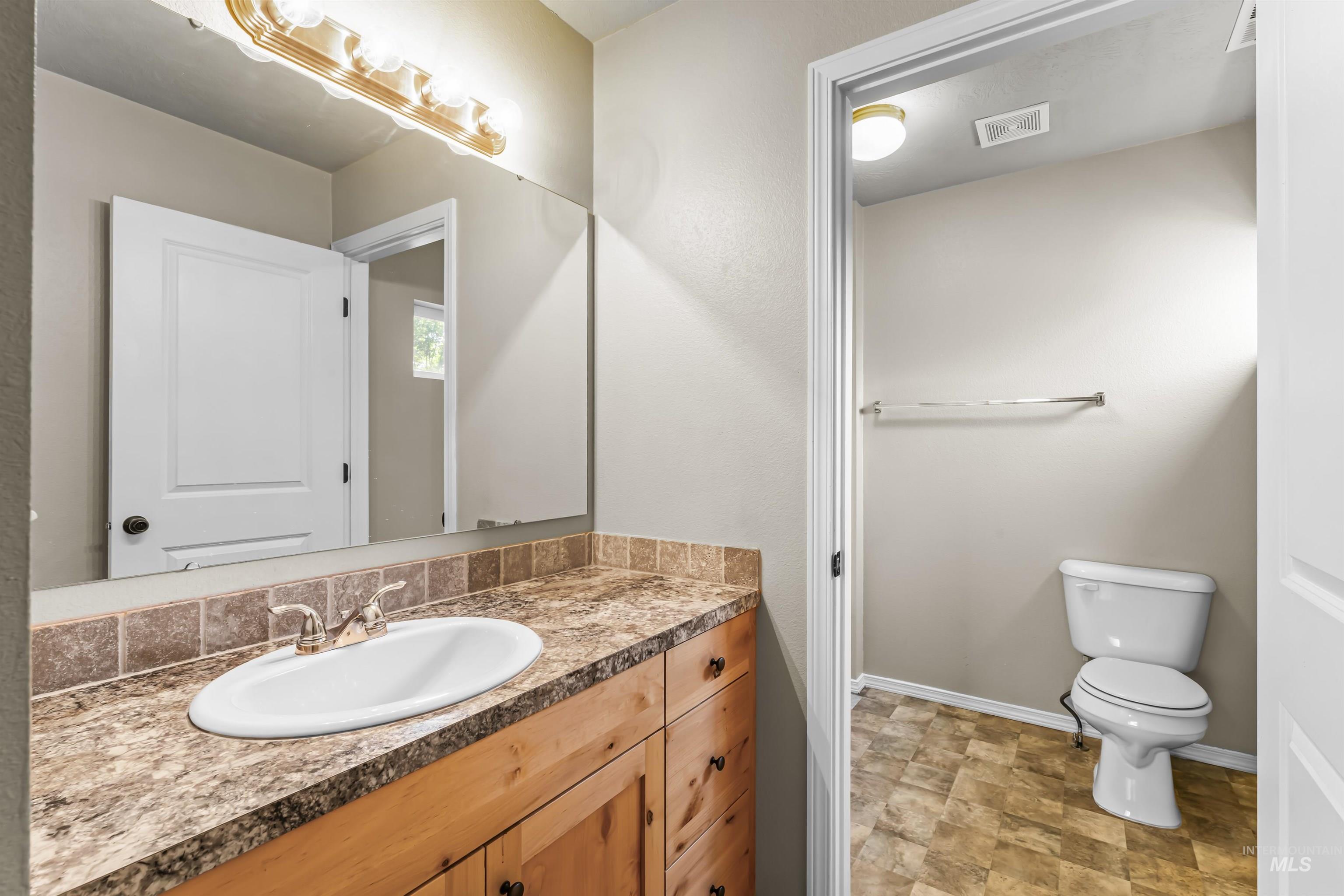 6627 W Irving St Property Photo 16