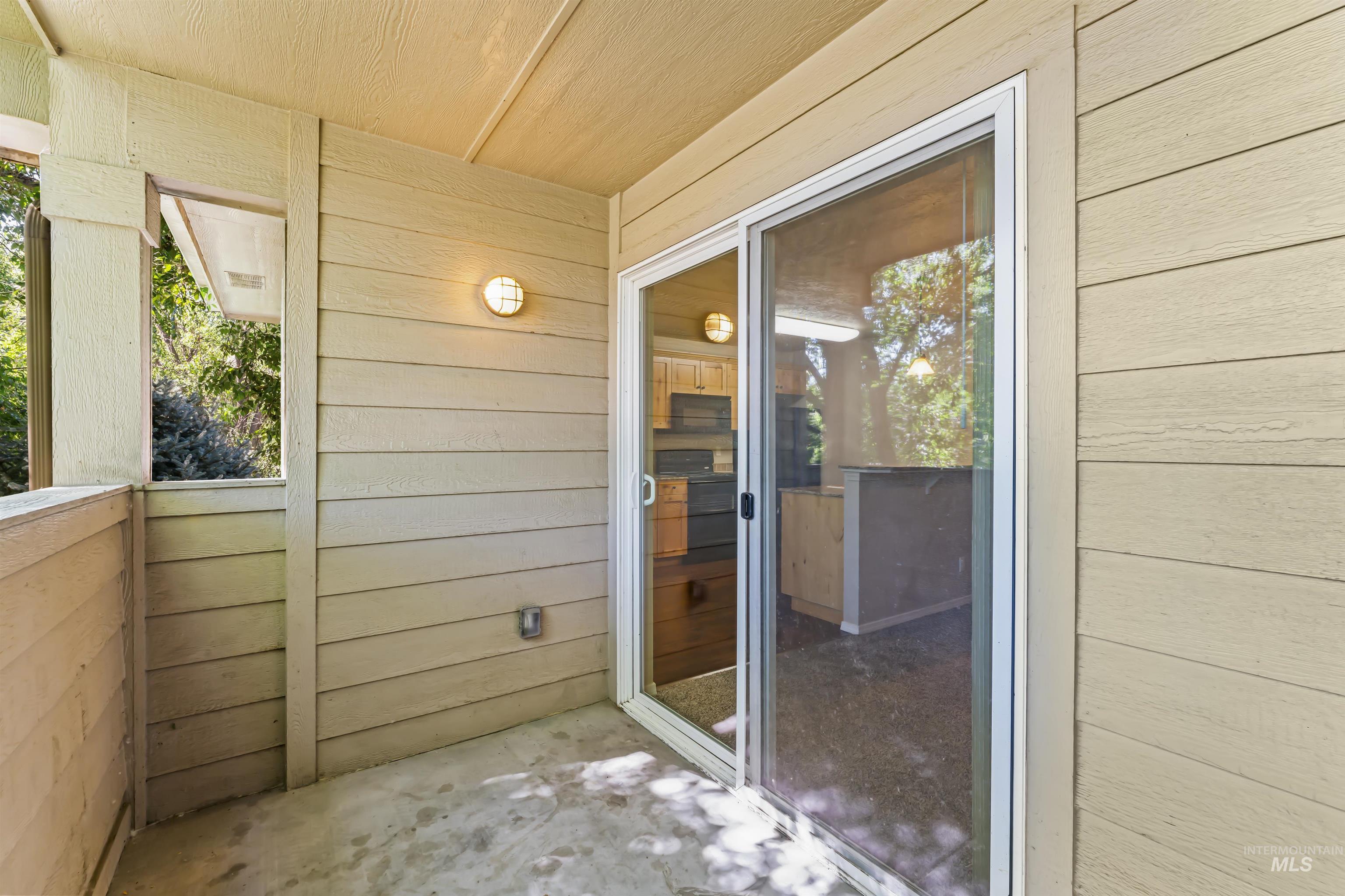 6627 W Irving St Property Photo 24