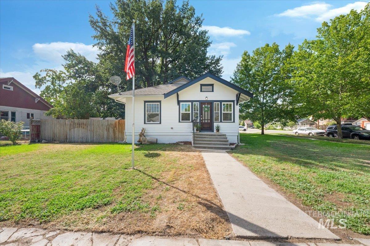 1704 Blaine Property Photo 1