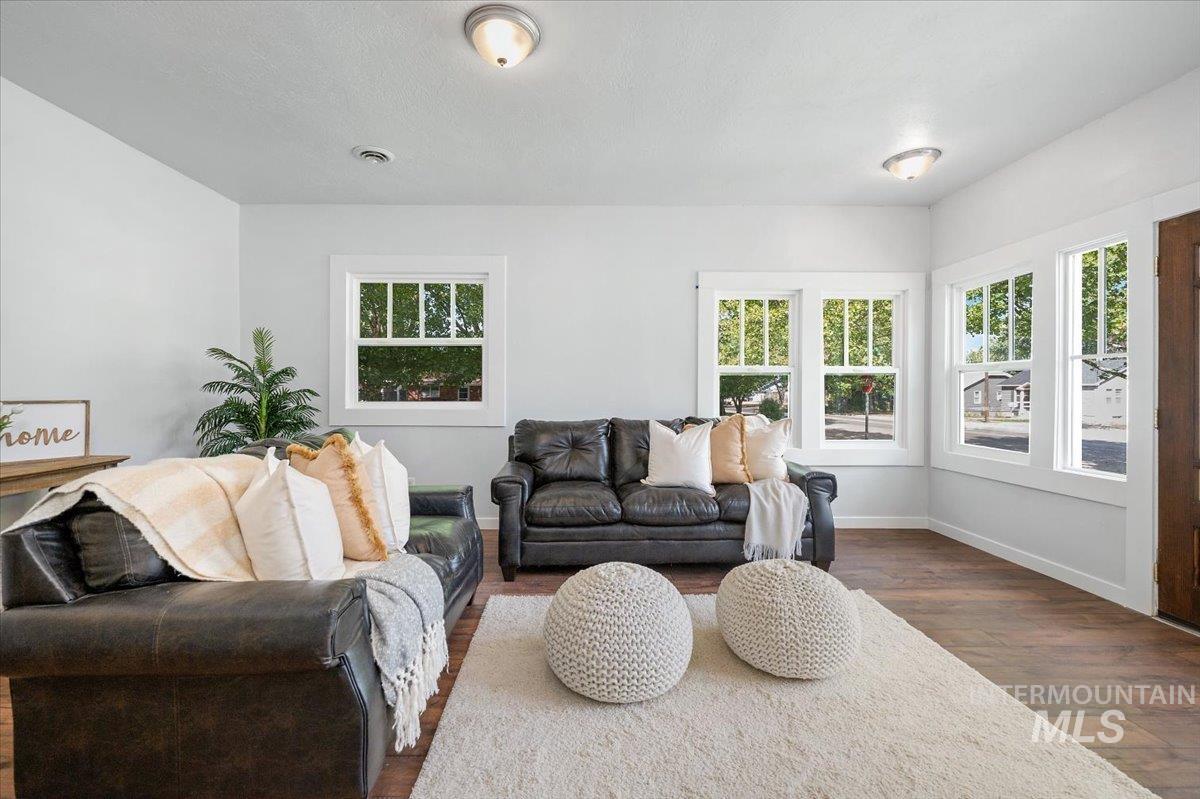 1704 Blaine Property Photo 3