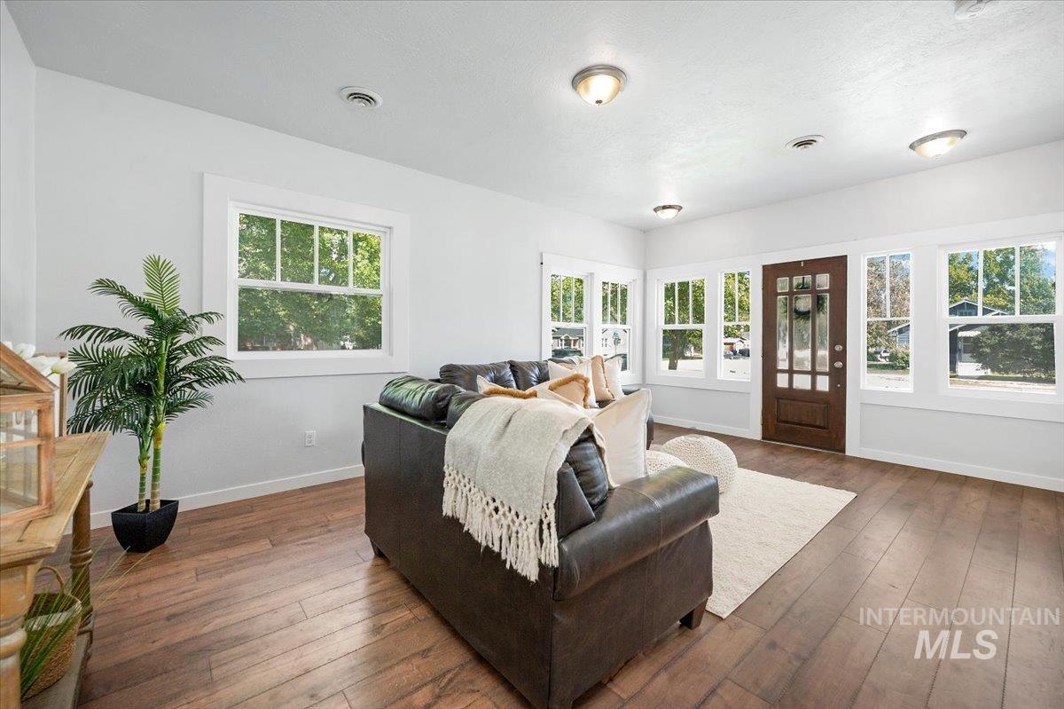 1704 Blaine Property Photo 4