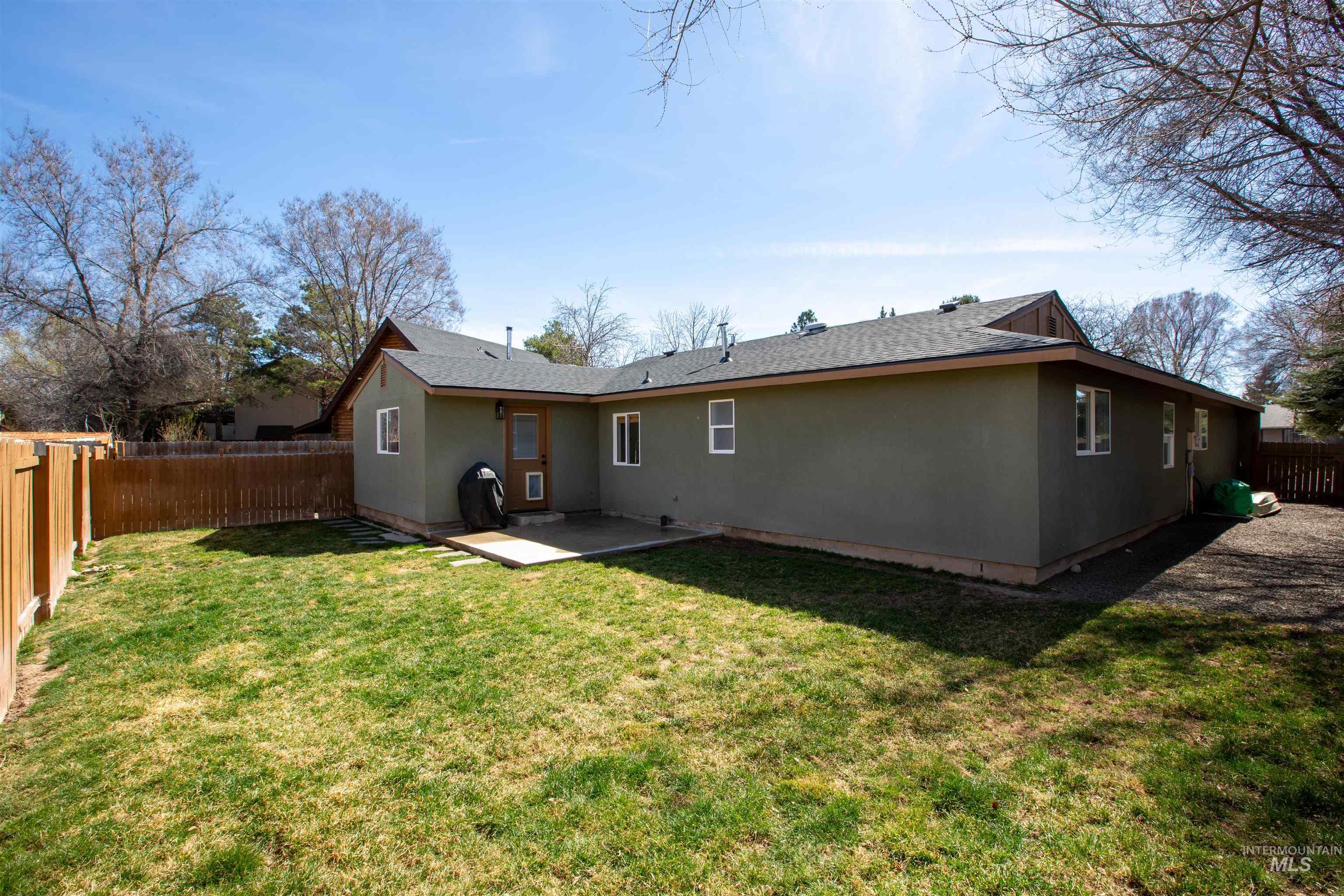 1214 E Pennsylvania Pl Property Photo 3