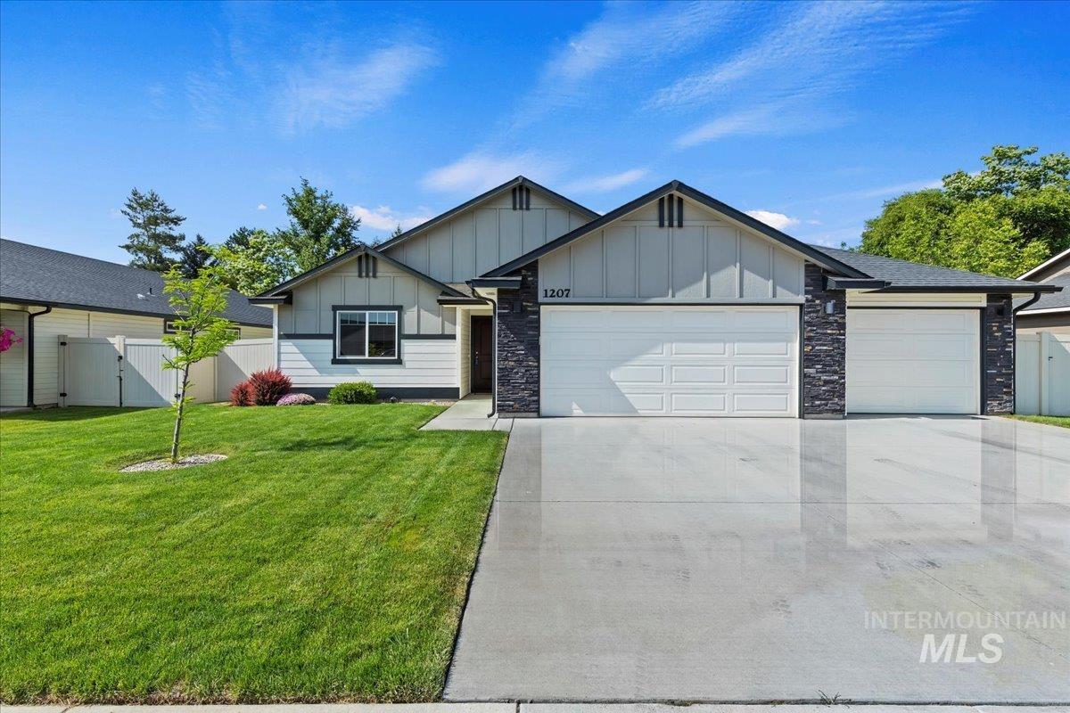 1207 Cottonwood Dr. Property Photo 2