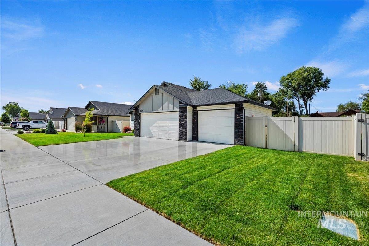 1207 Cottonwood Dr. Property Photo 3
