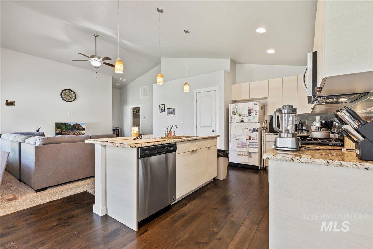 1207 Cottonwood Dr. Property Photo 10