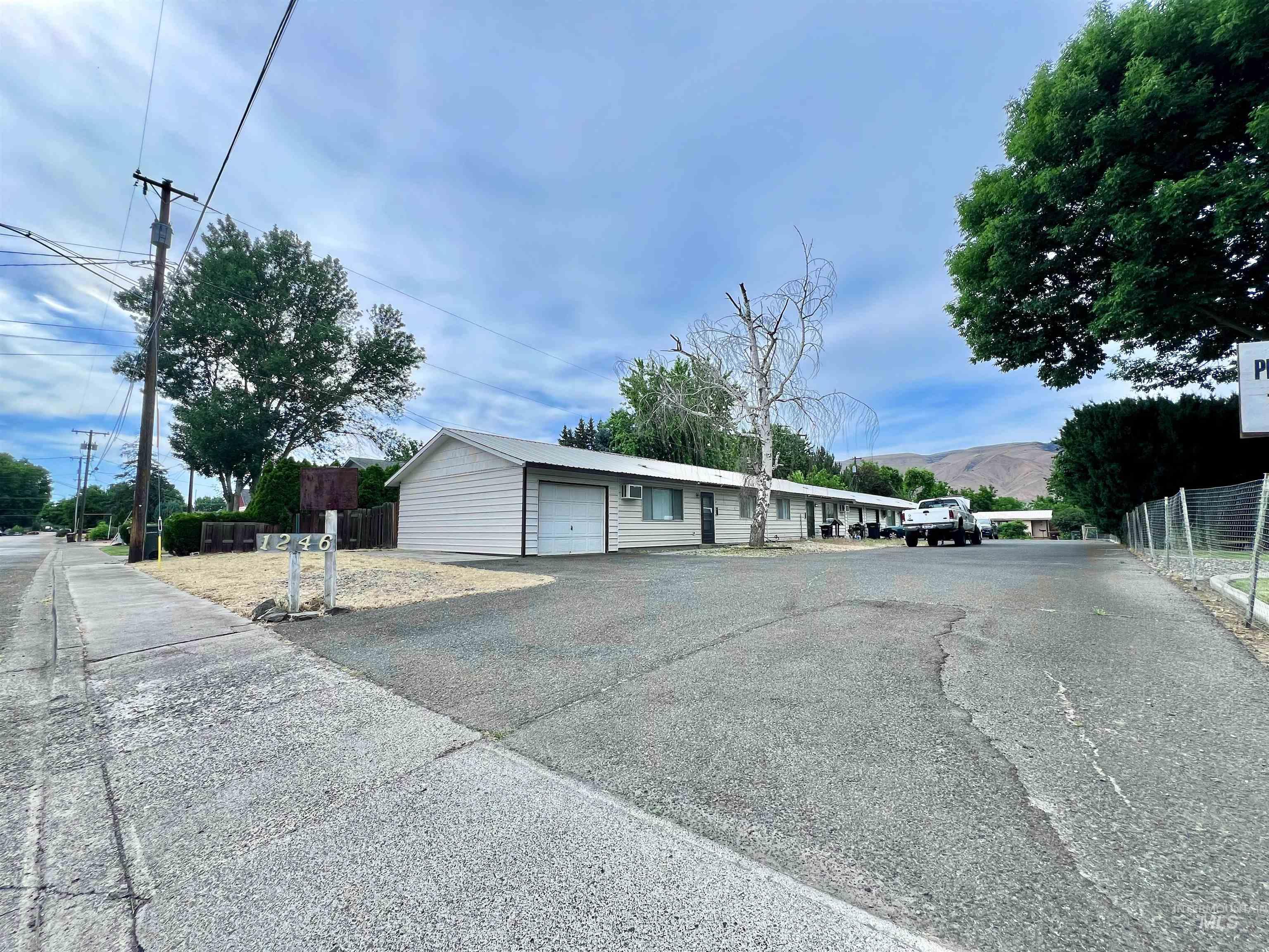1246 Sycamore St Abcd Property Photo 1