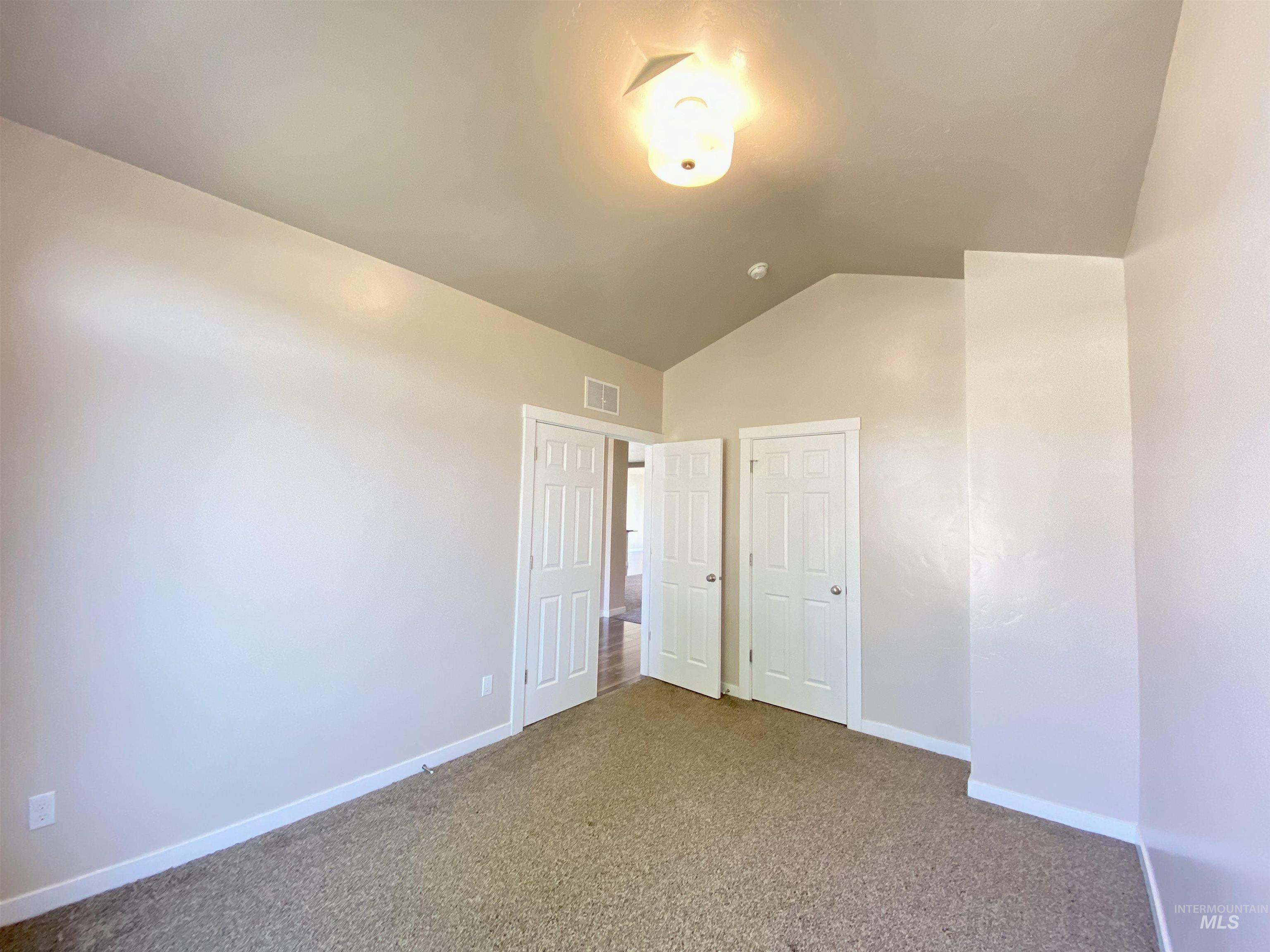 1756 N Hornback Ave Property Photo 4