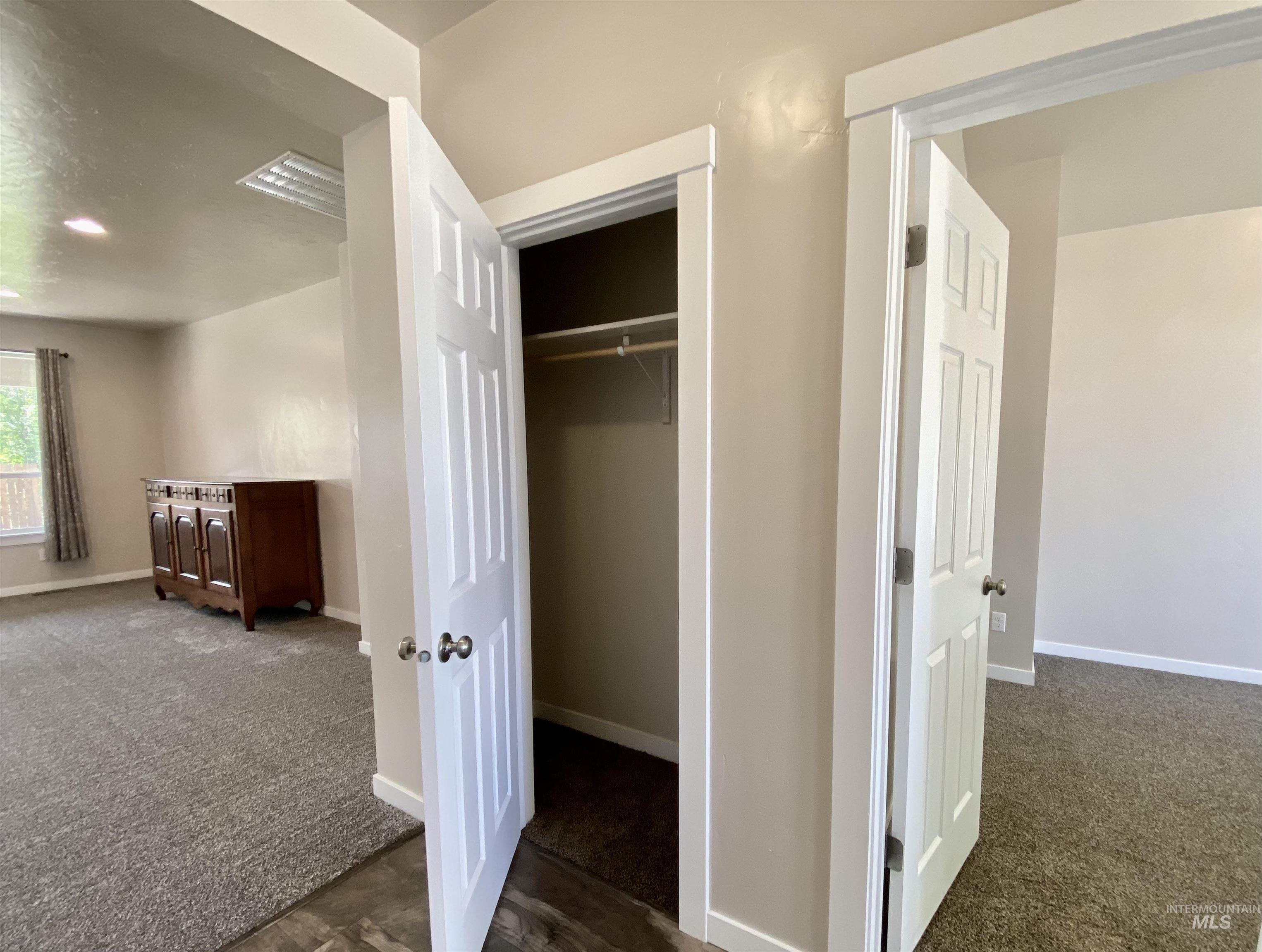 1756 N Hornback Ave Property Photo 6