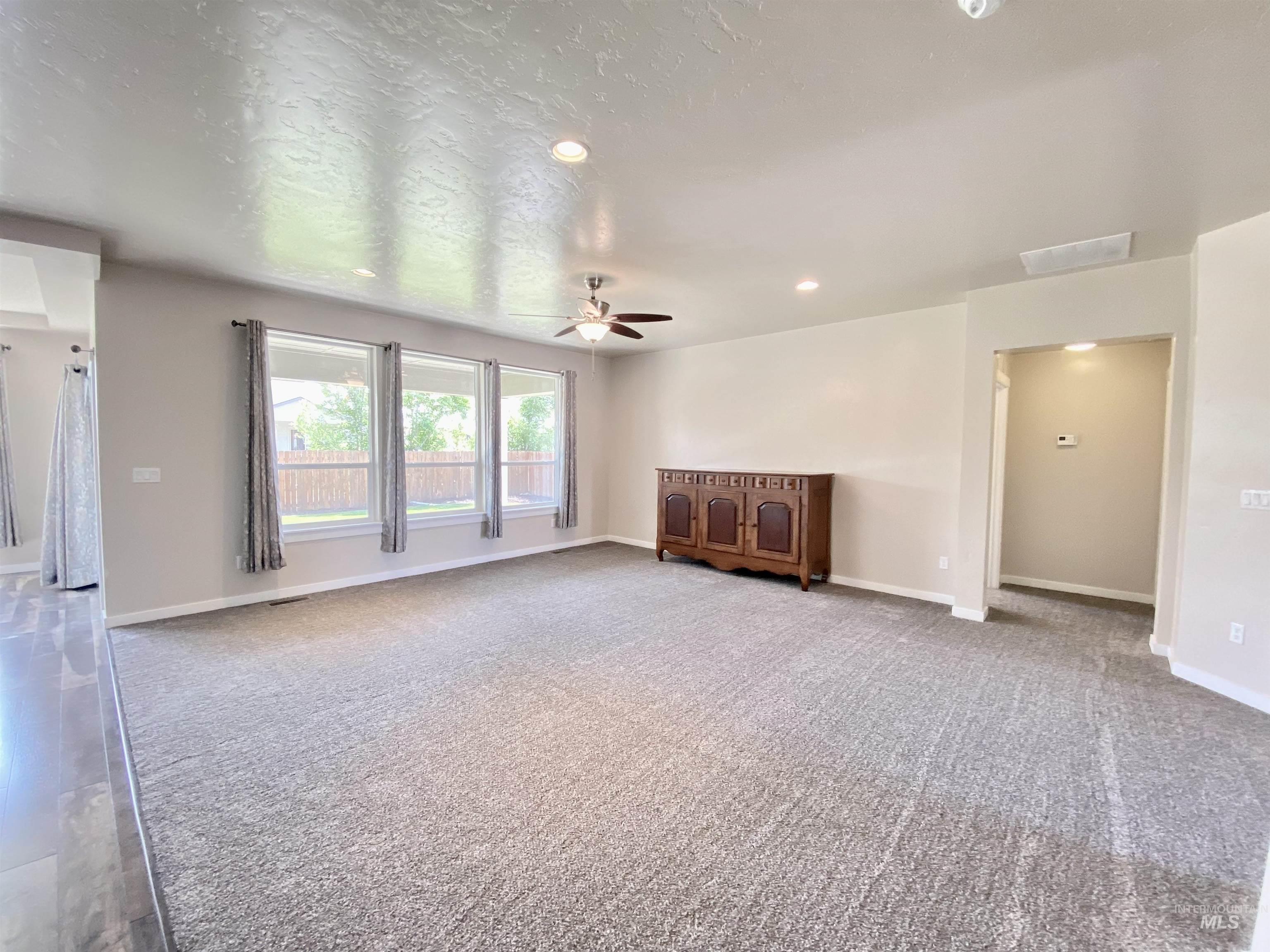 1756 N Hornback Ave Property Photo 7