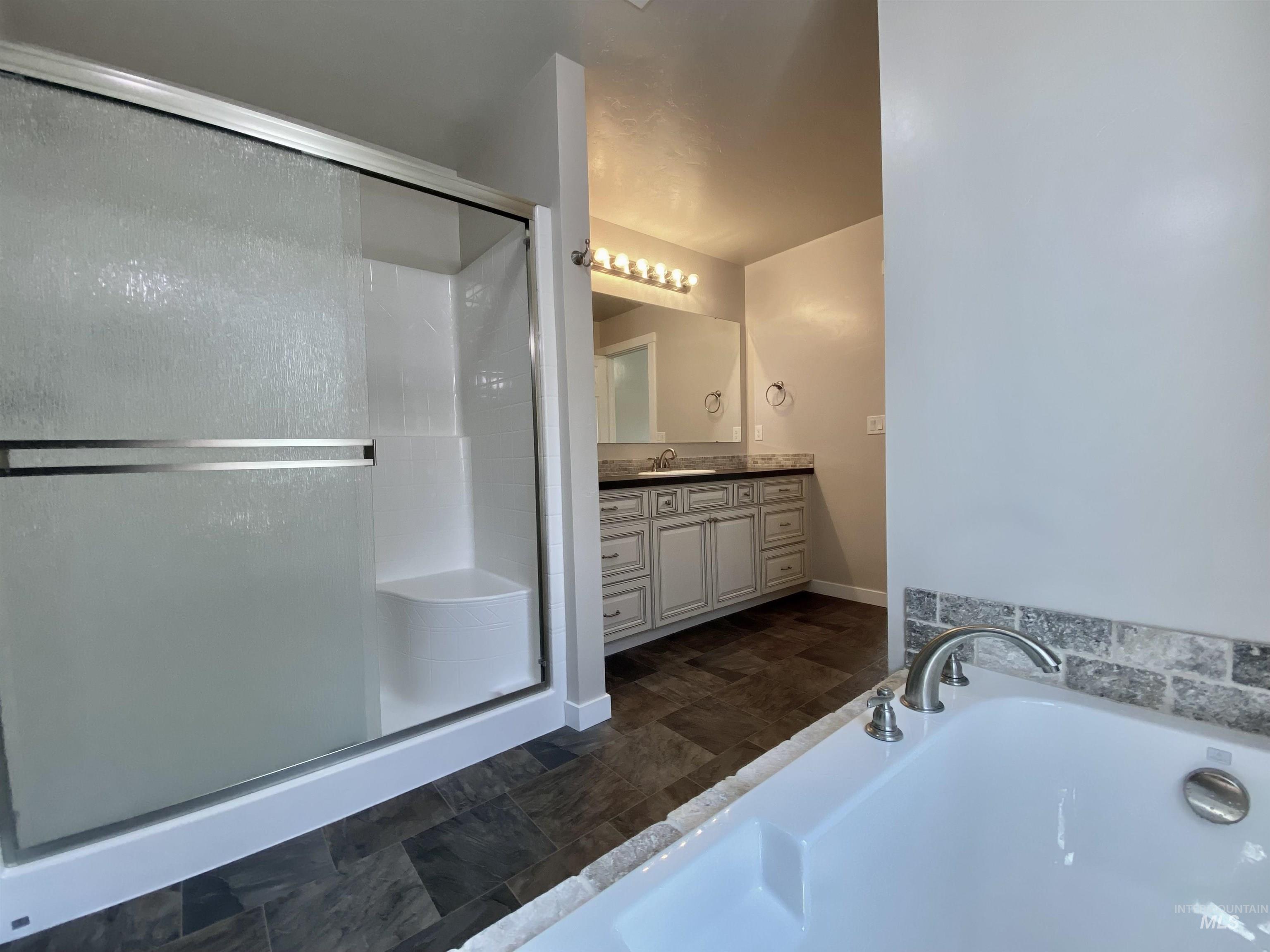 1756 N Hornback Ave Property Photo 18