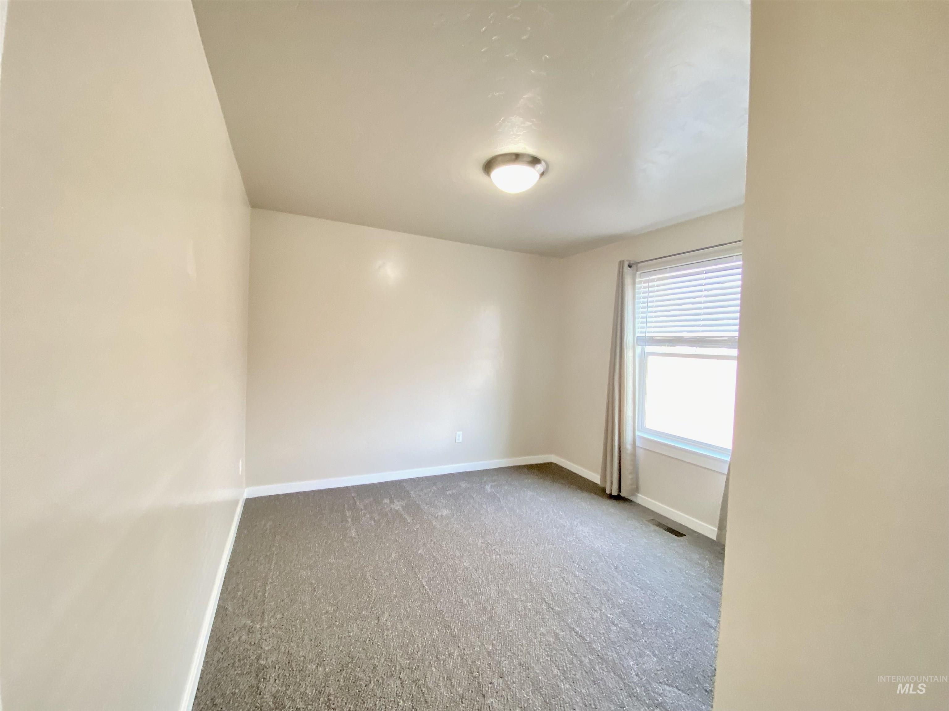 1756 N Hornback Ave Property Photo 31