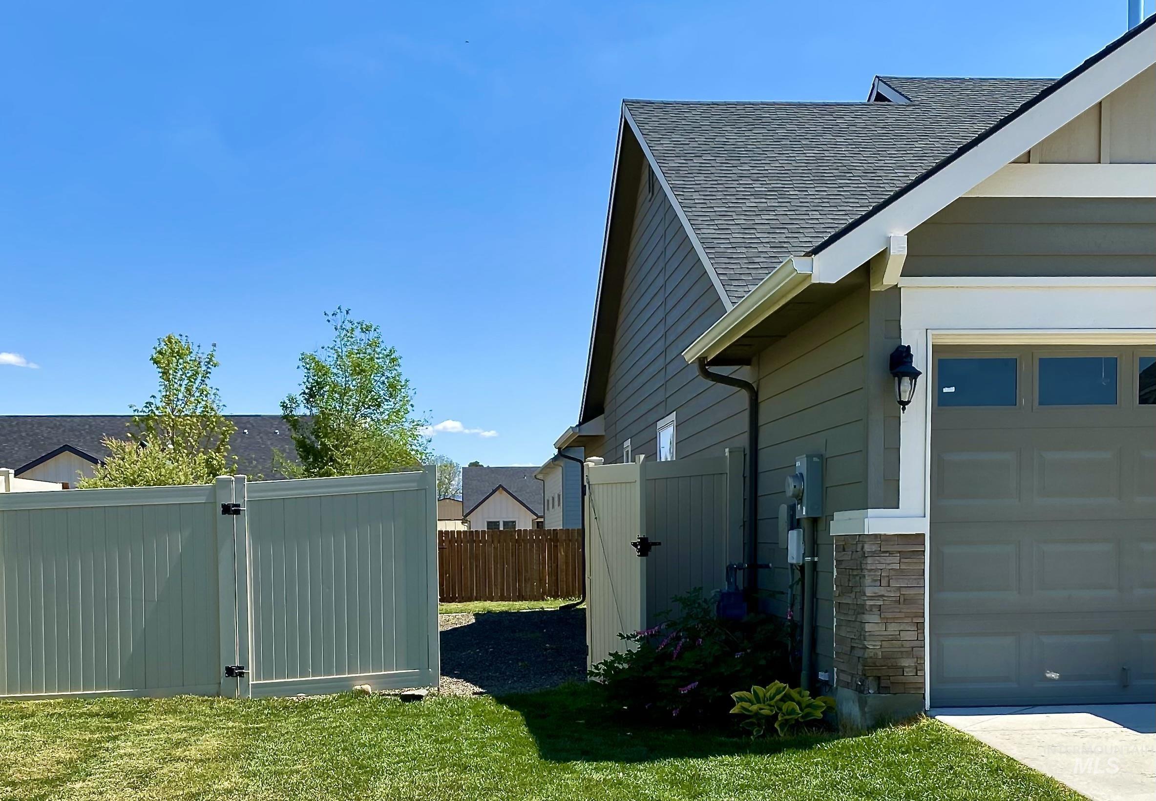 1756 N Hornback Ave Property Photo 41