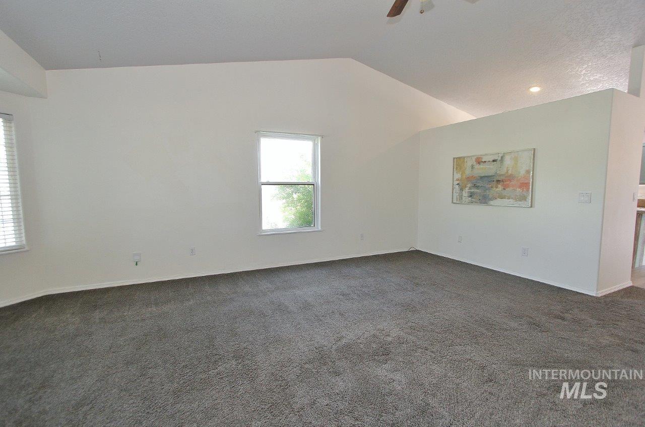 82 N Wedgwood Drive Property Photo 5