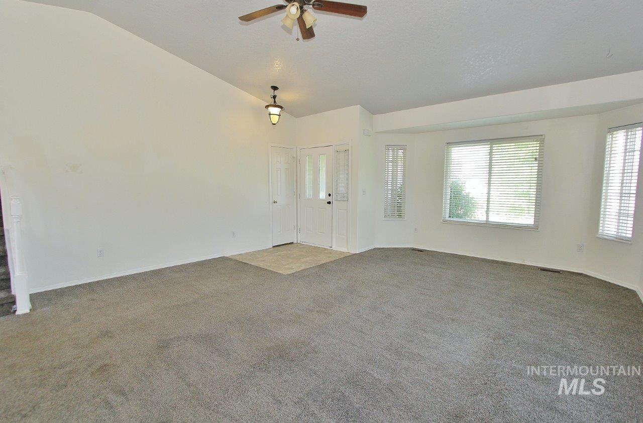82 N Wedgwood Drive Property Photo 6