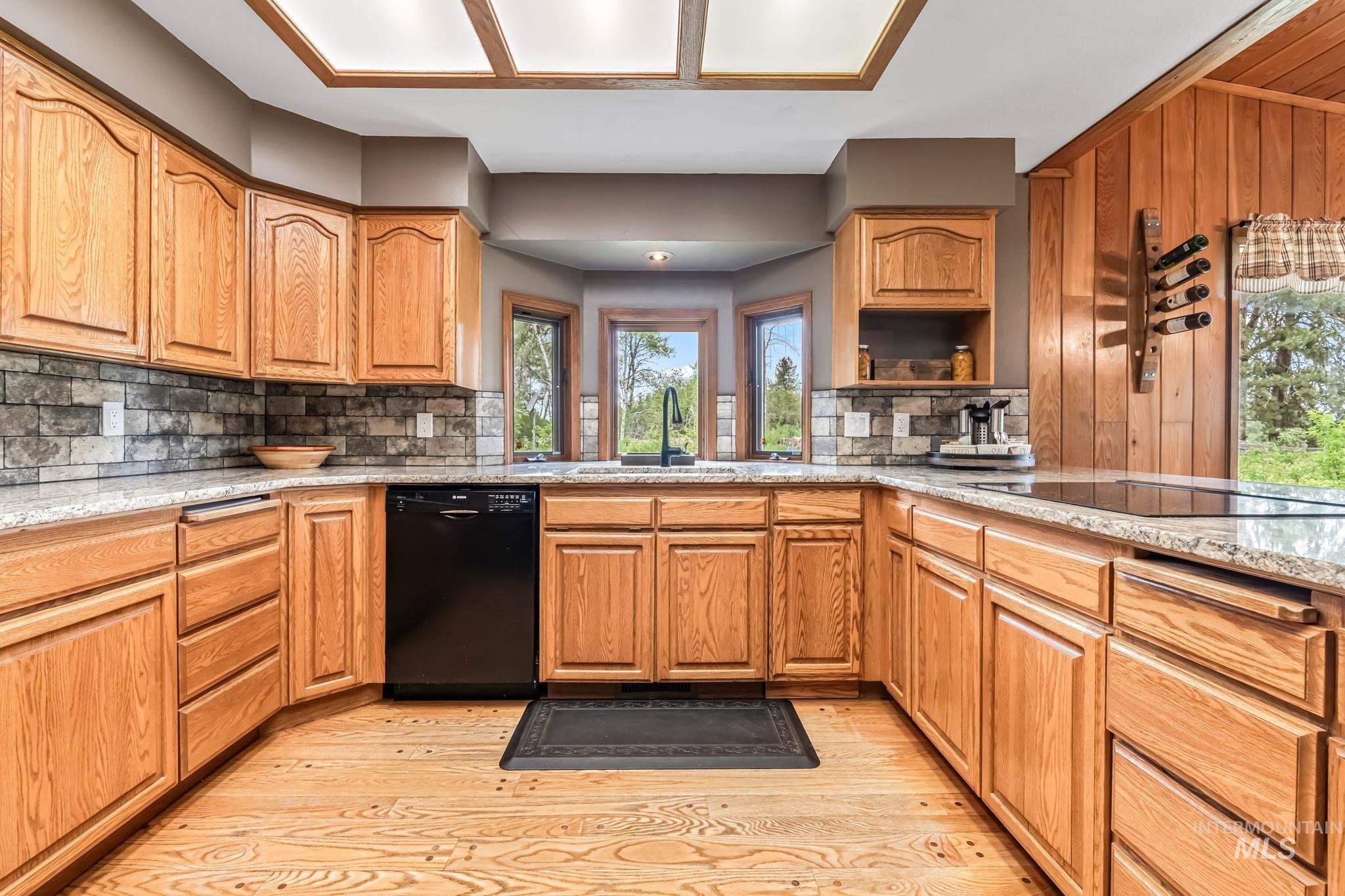 14060 Deerfield Property Photo 7