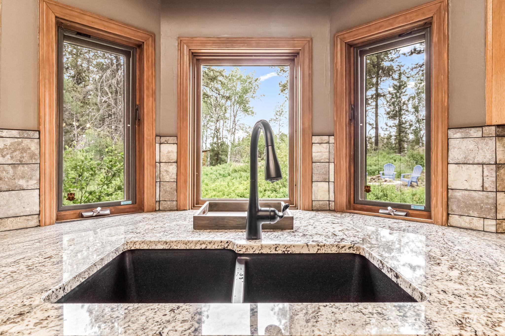 14060 Deerfield Property Photo 8
