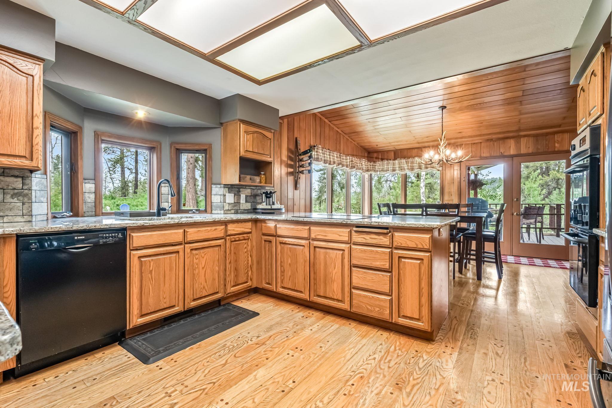 14060 Deerfield Property Photo 11