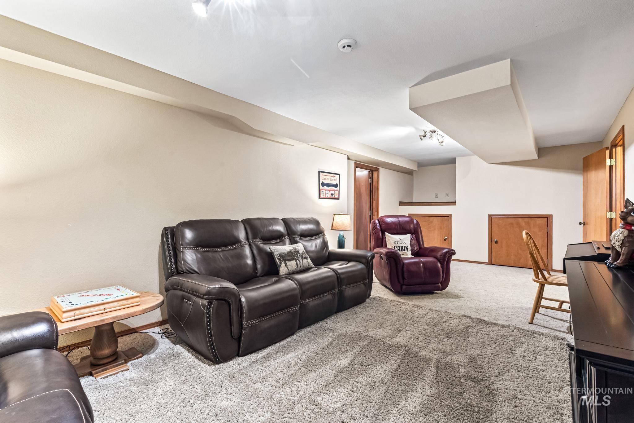 14060 Deerfield Property Photo 32