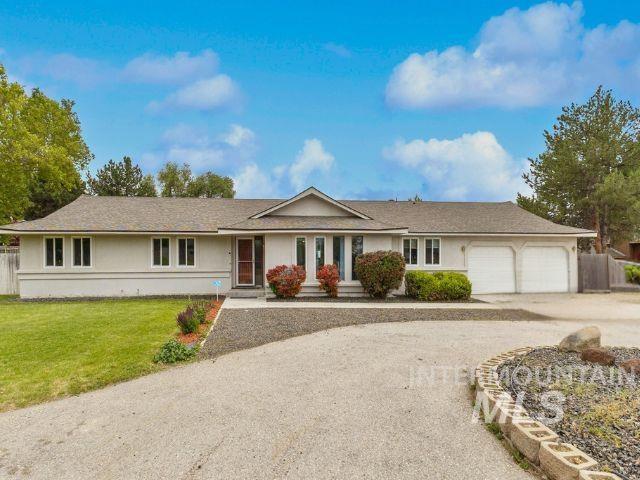 2119 E Franklin Property Photo 2