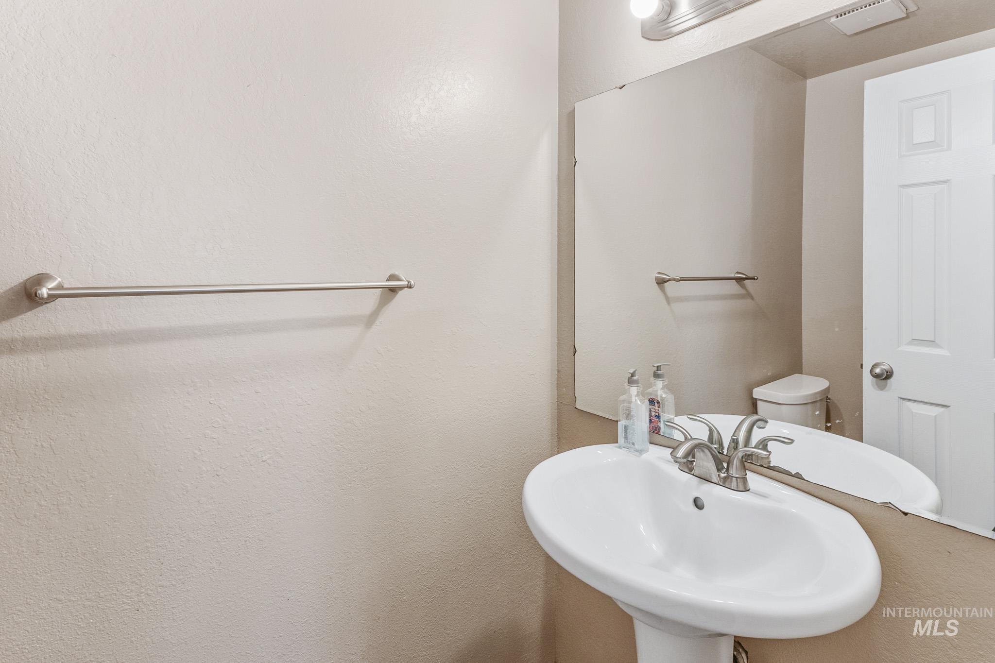 2119 E Franklin Property Photo 22