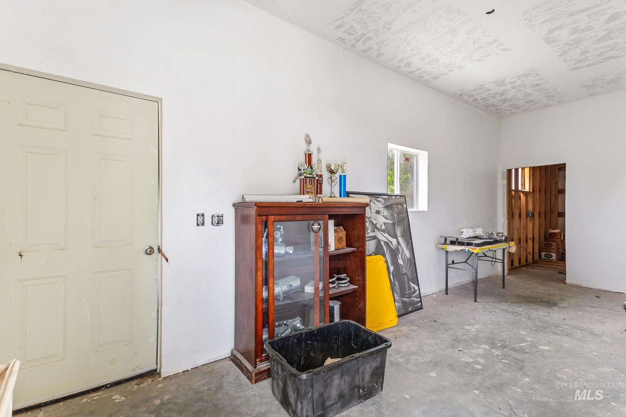 2119 E Franklin Property Photo 37