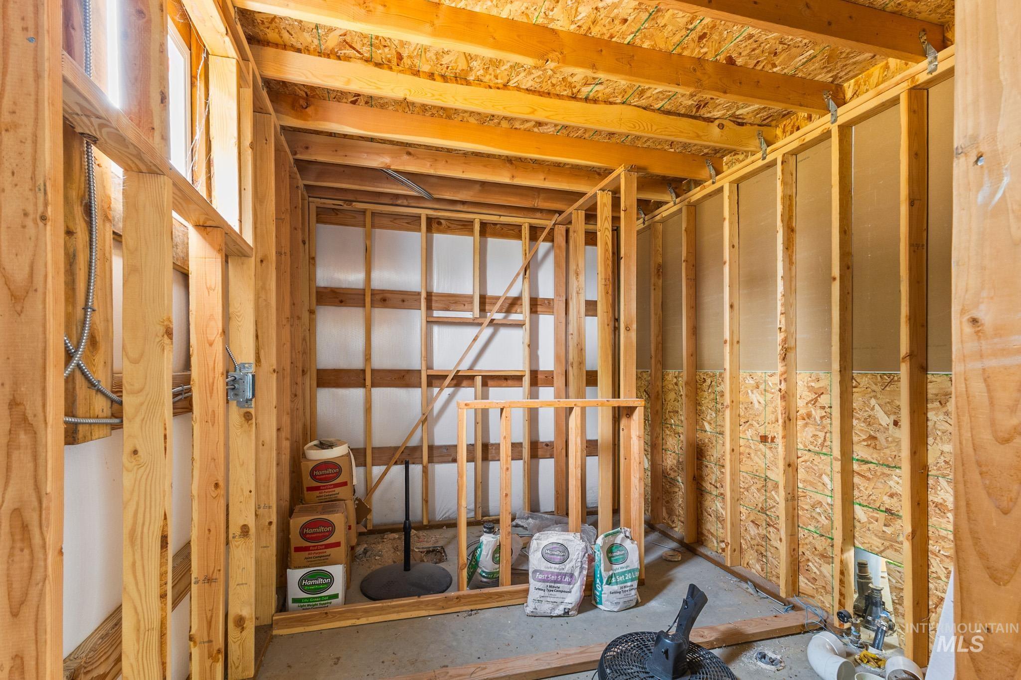 2119 E Franklin Property Photo 38