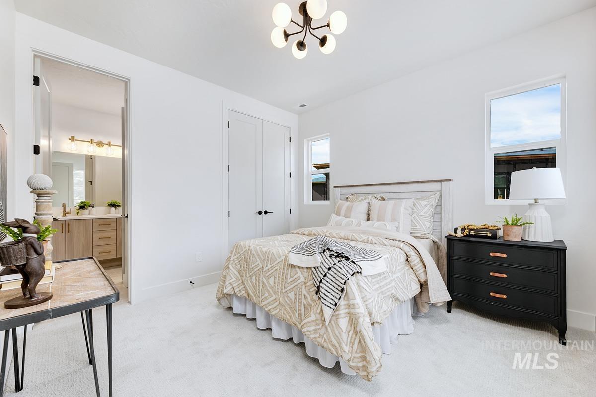 2528 S Linnet Place Property Photo 18