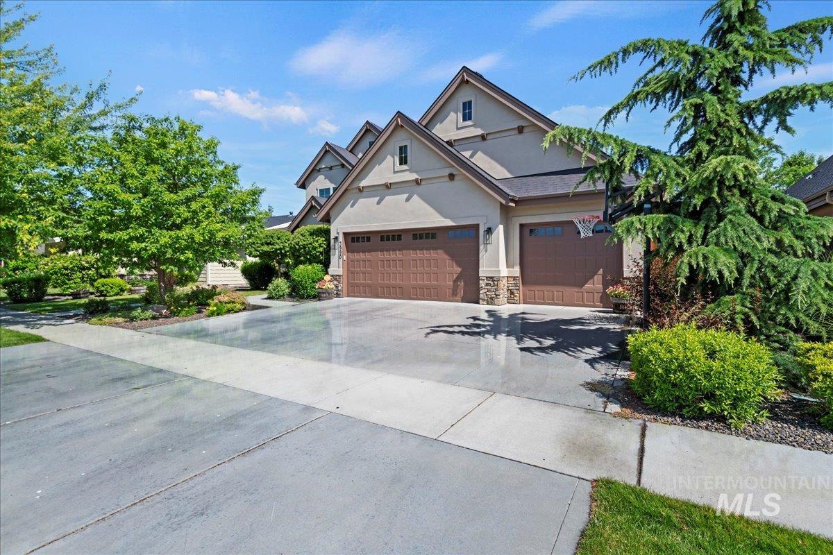 3990 W Sugar Tree Dr Property Photo 3