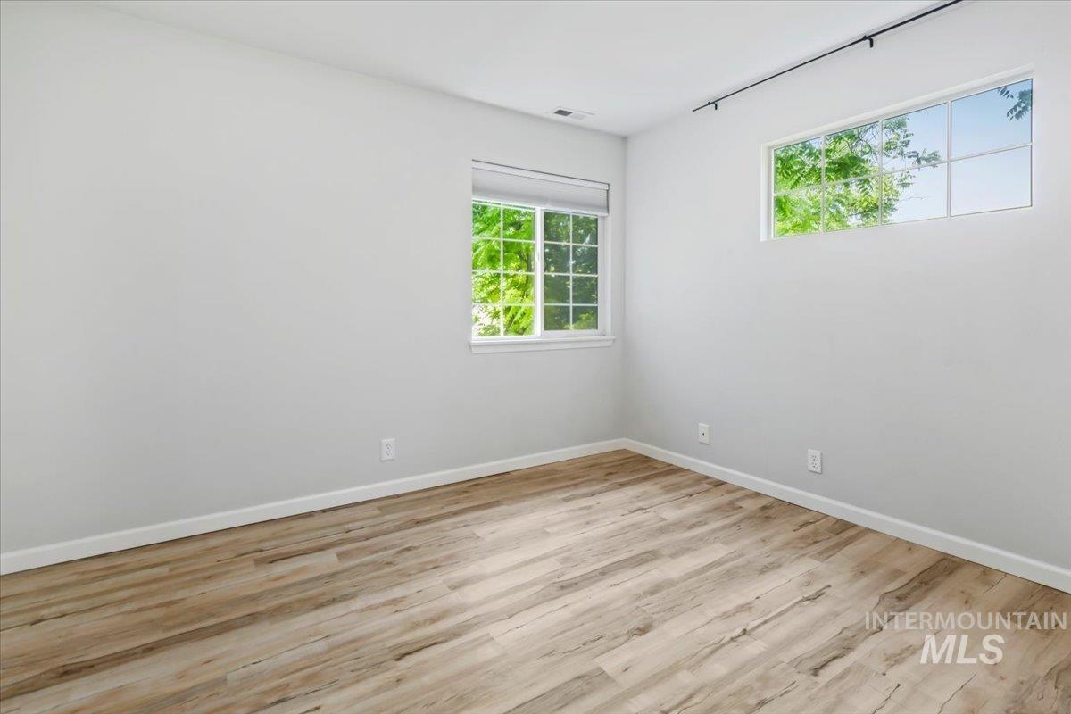 2285 S Challenger Property Photo 10