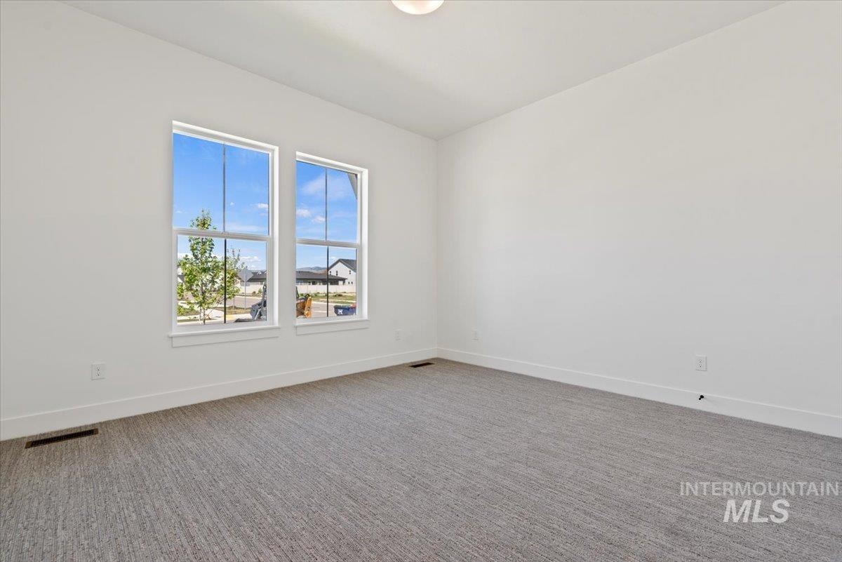 2275 E Mariposa Street Property Photo 11