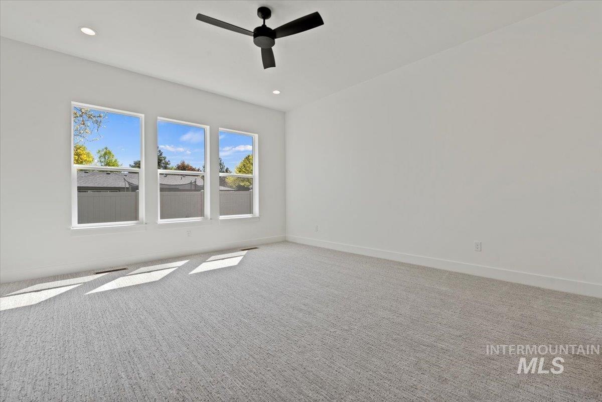 2275 E Mariposa Street Property Photo 12