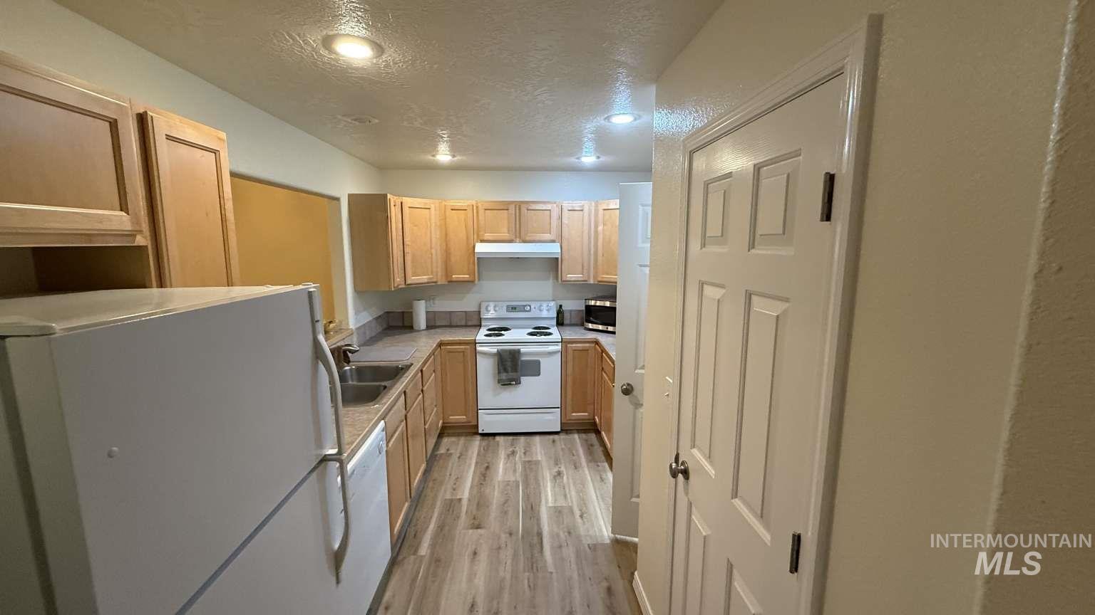 8053 N Duncan Ln Property Photo 9