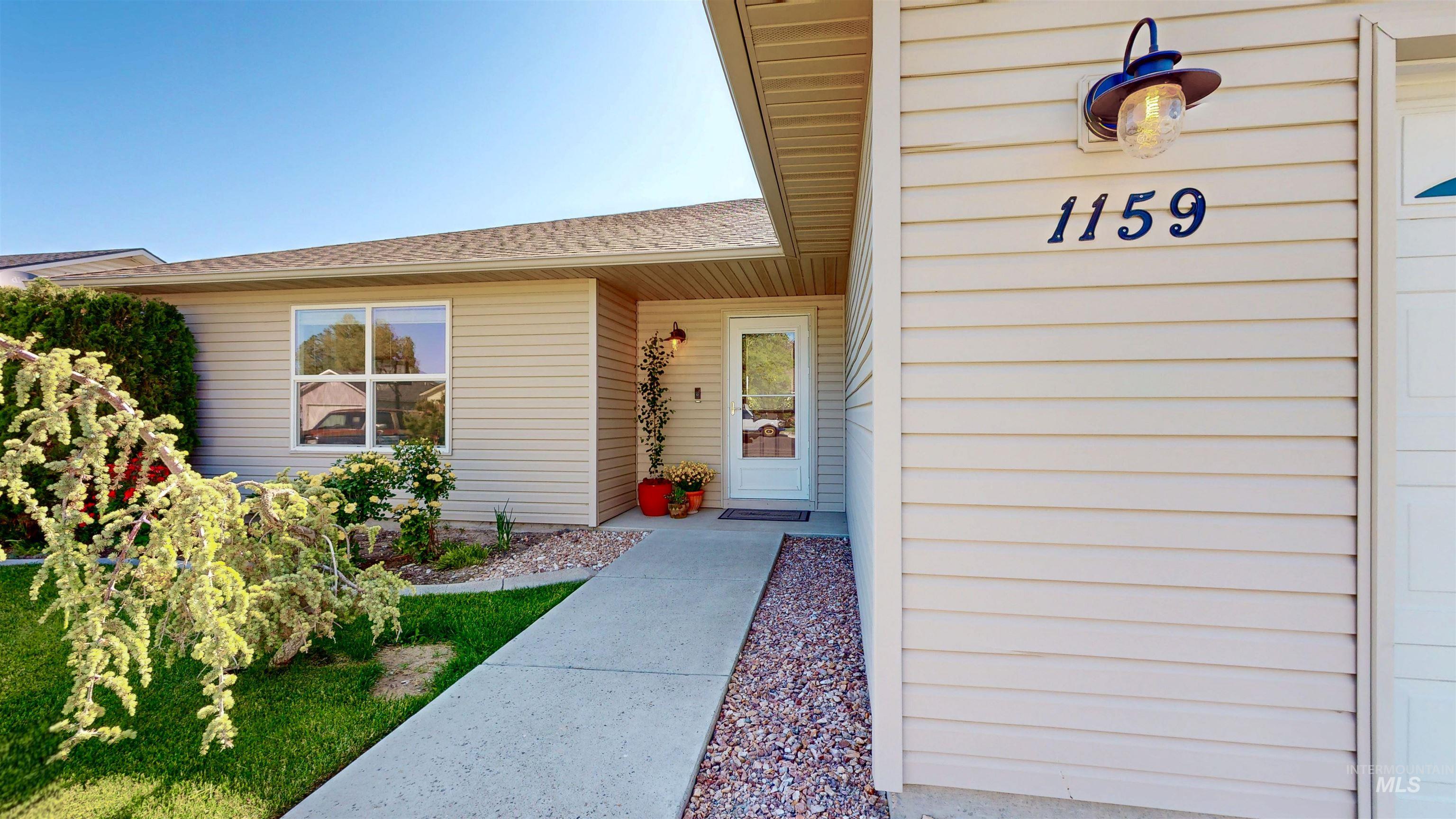 1159 Fiesta Way Property Photo 1