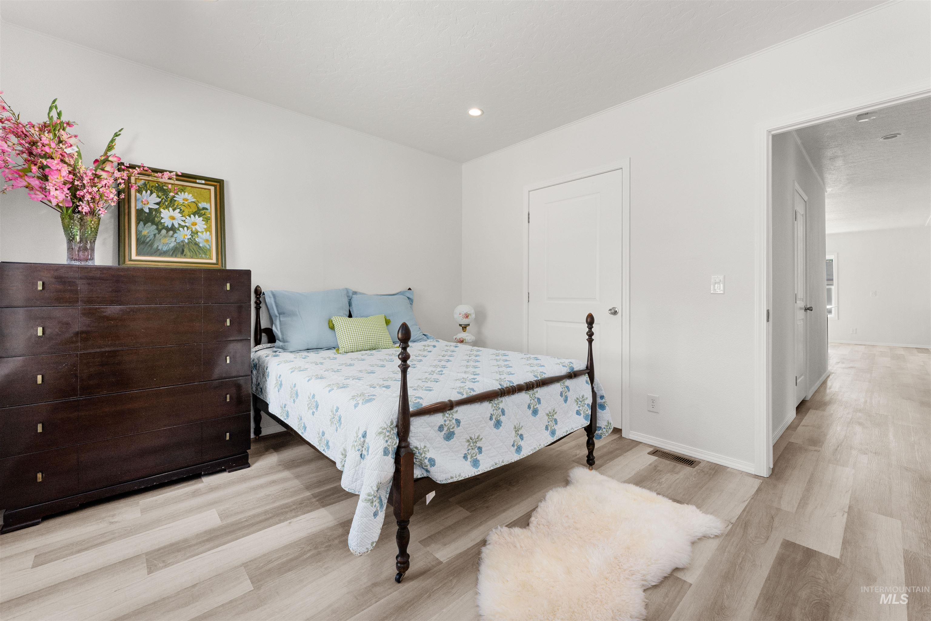 421 S Curtis Rd #208 Property Photo 15