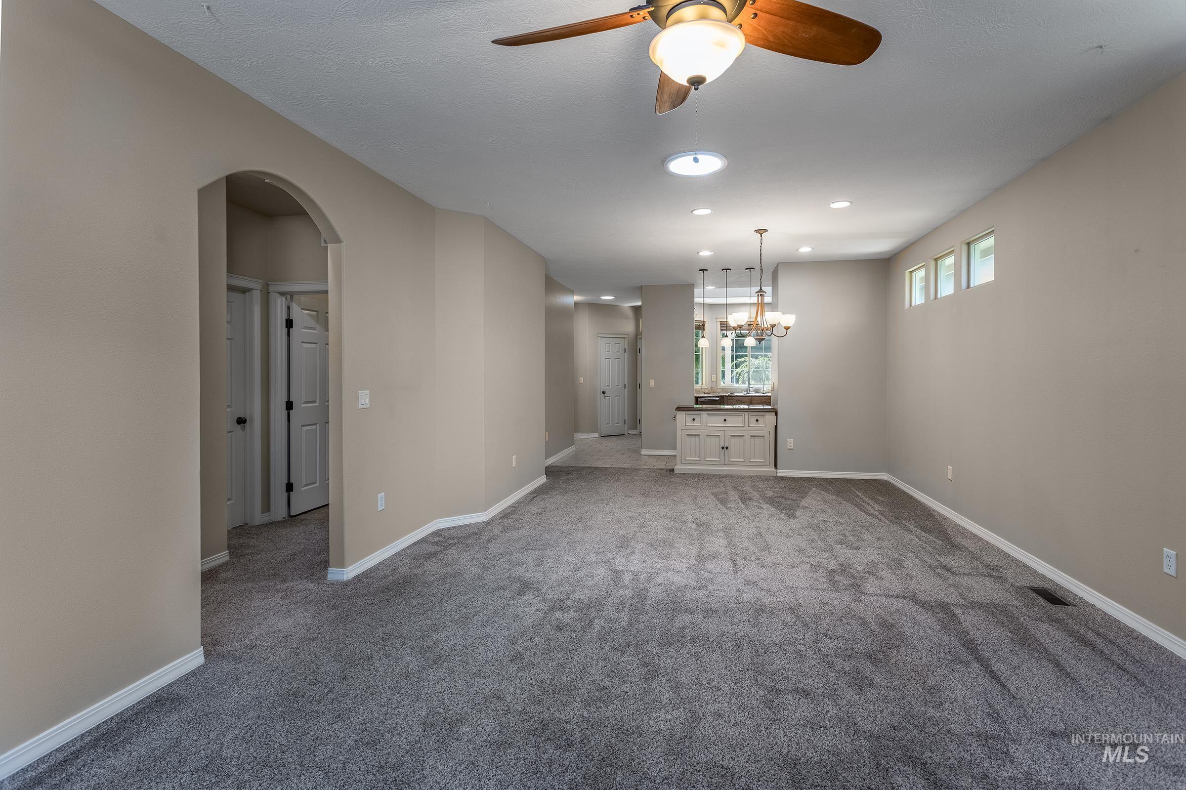 2264 S Blackspur Way Property Photo 6