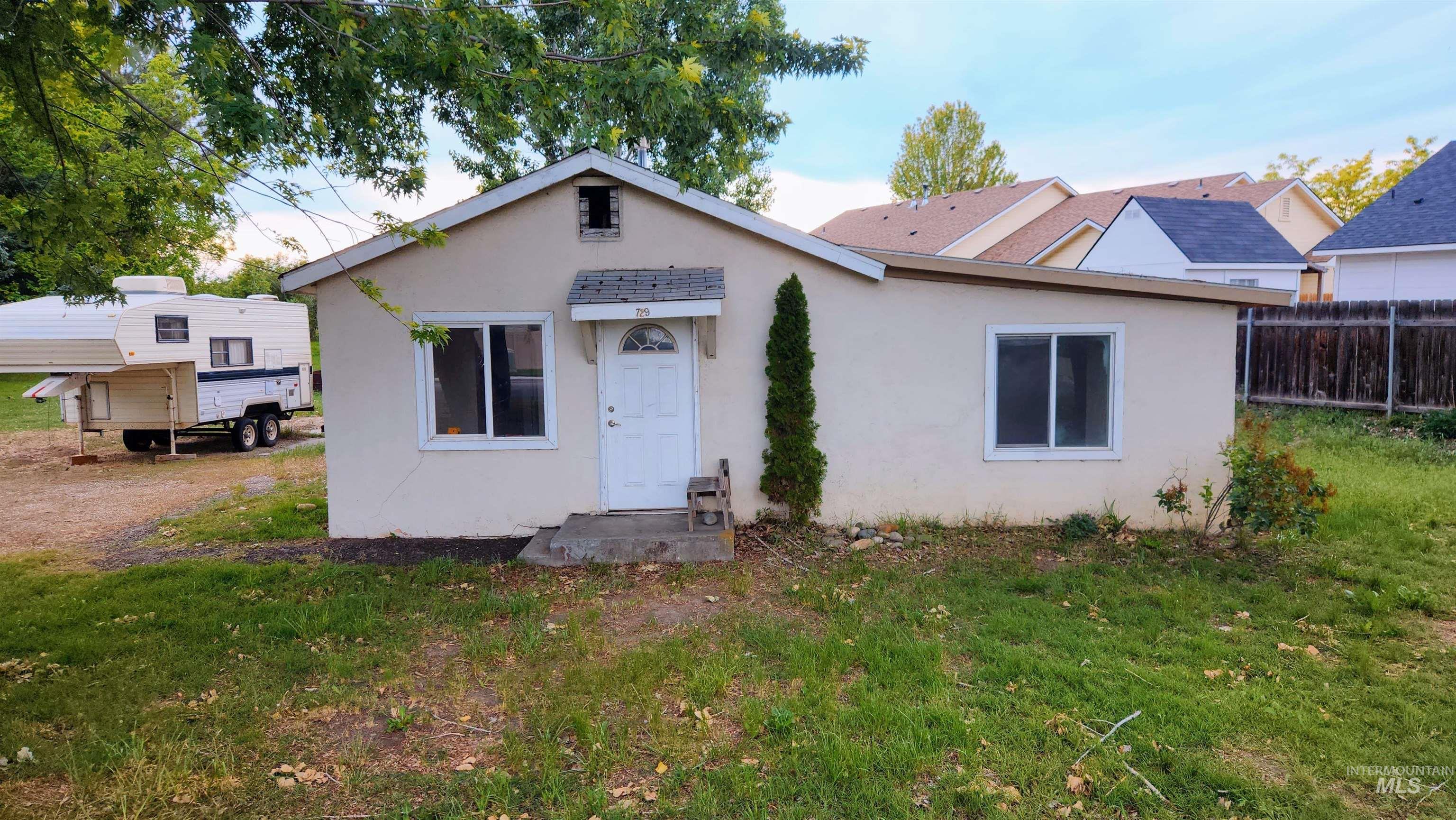 729 S Mill Road Property Photo 2