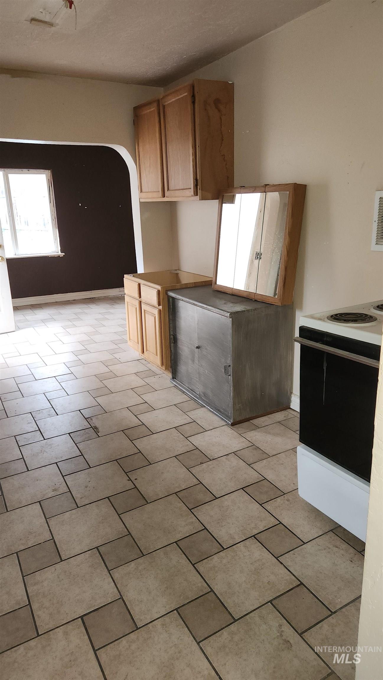 729 S Mill Road Property Photo 4