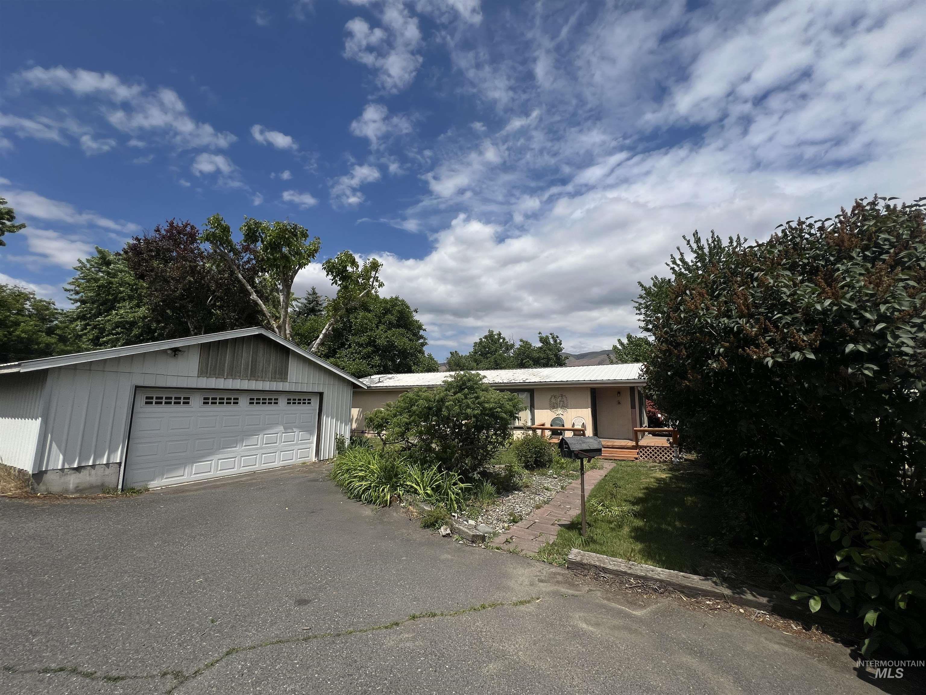 1246 Sycamore Property Photo 1