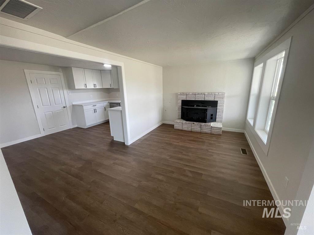 956 Se Hamilton Rd Property Photo 8