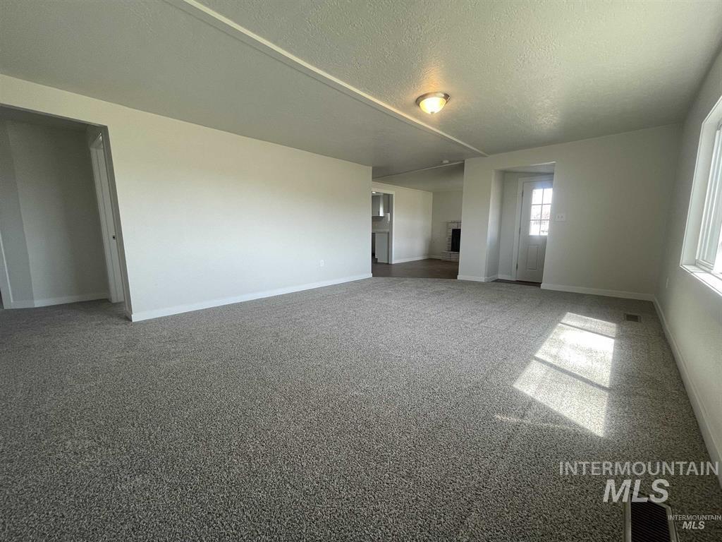 956 Se Hamilton Rd Property Photo 11
