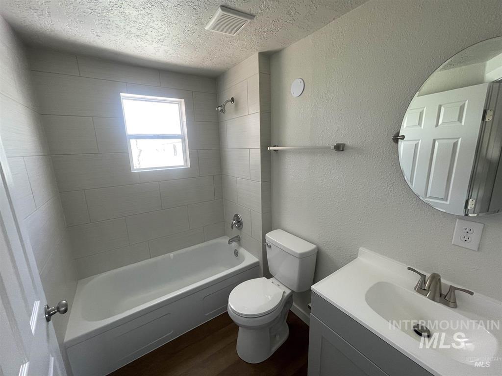 956 Se Hamilton Rd Property Photo 13