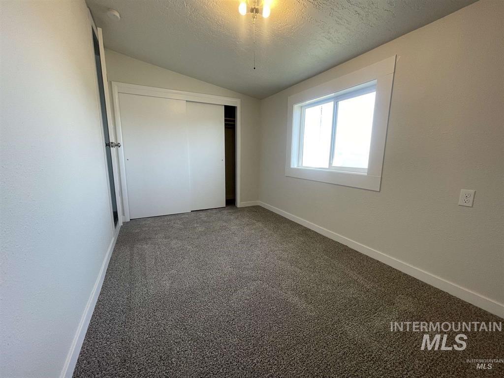 956 Se Hamilton Rd Property Photo 16
