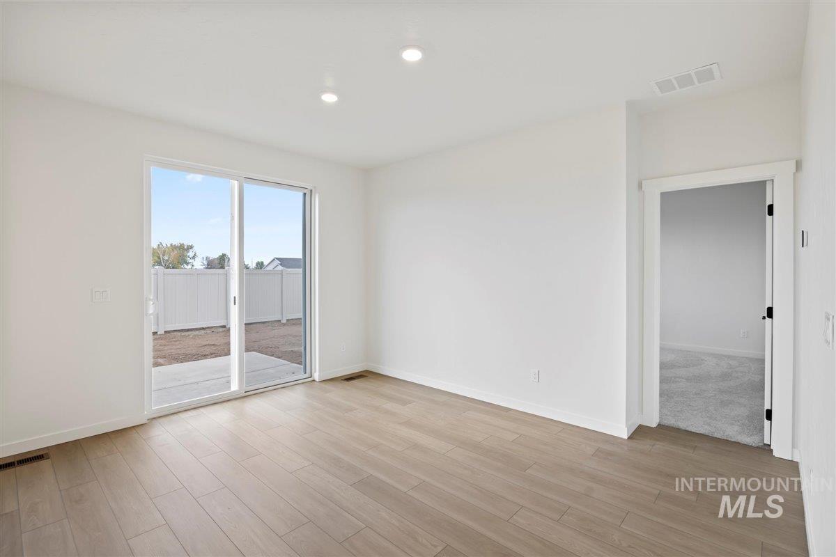 11308 Overhang St Property Photo 12